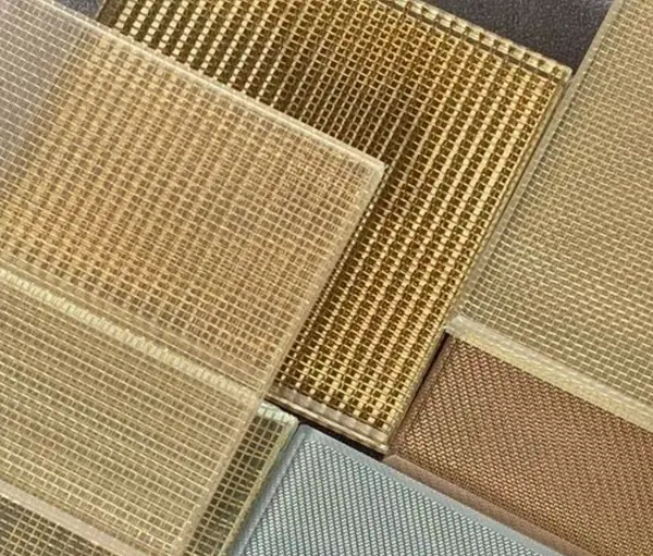 Dekorativne metalne mreže laminirane između slojeva stakla